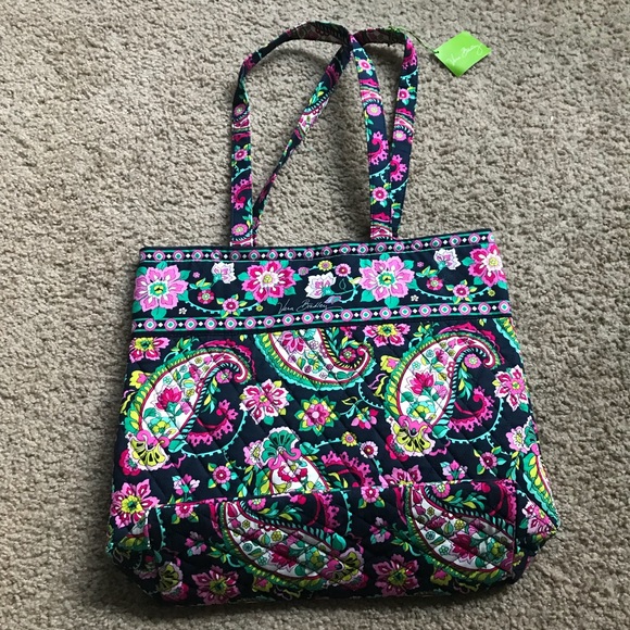 Vera Bradley Handbags - NWT Vera Bradley Tote
